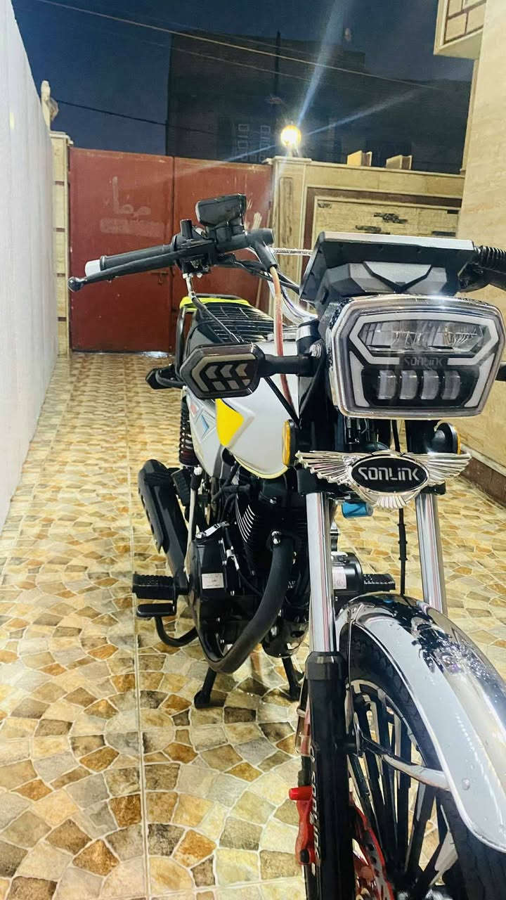 السلام عليكم دراجة سونك للبيع 25 اوراق اسكنر ماشية 2000 *********** 850 اوبيهةمجال بصيط
