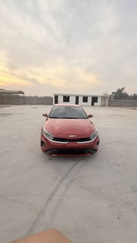 كيا فورتي 23  السياره ماشيه 12 الف ميل  مواصفات عاديه معروفه  الحادث ق...