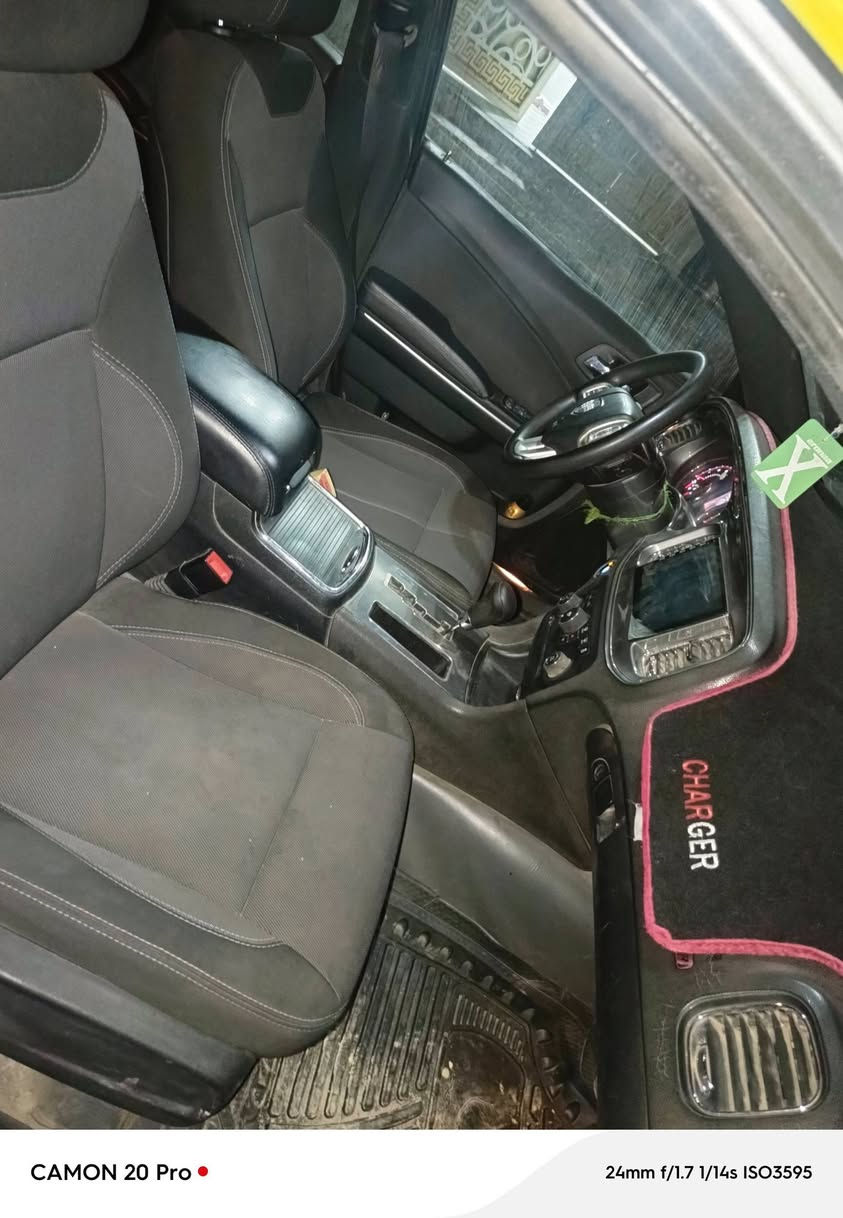 السلام عليكم جارجر موديل 2012 رقم انبار باسمي تحويل ثاني يوم مصفره هيئة وغرامات حادث فقط دوسه باب خلفي كير ومكينه كارتون قبل شهر مشدودات عليه تخم تاير جدد عربان خلفيه كامله هيه والاكسل وعربانه اماميه شديتهن قبل شهرين السياره ممشتغله ع خط استخدام شخصي السياره شديت غرفه كامله كشنات وبطاين بيبان مال موديل 2020 السياره ربع متصرف عليها تخم تاير ويل 18
السعر 138 وبيها مجال بسيط 
العنوان واسط العزيزية ***********
