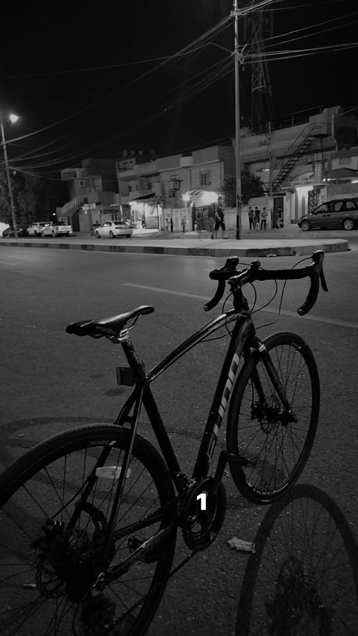 🚴 Funn GT700s – دراجة طريق (Road Bike) يابانية
🔹 إطار ألمنيوم مقاس 50 سم (20 إنش)

🔹 عجلات 700C / 28 إنش

🔹 مجموعة Shimano Tourney

🔹 إطارات Kenda

🔹 عجلات ألمنيوم أصلية من Funn

🔹 مقود، ستيم، وعمود مقعد أصلي من Funn

🔹 فرامل ديسك Tektro Lyra

🔹 مزودة بـ Aerobars لراحة أكبر في المسافات الطويلة.

✅ دراجة ترحال بامتياز.

✅ عملية ومريحة للتنقل اليومي والسفرات الطويلة.

✅ تم استخدامها في رحلة من الموصل إلى أربيل وأثبتت كفاءتها.

✅ جاهزة للاستخدام.

🎁 مع هدايا مجانية للمشتري.

💰 السعر: 350 ألف دينار عراقي.

سبب البيع: متروكة وما أستعملها.

📞 للاستفسار والتواصل: ***********

المكان الموصل الجانب الايسر
