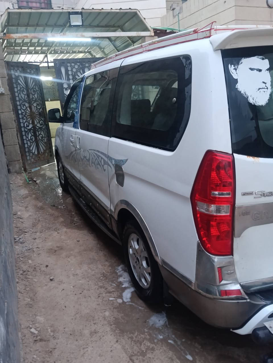 ستاركس موديل 2008 مسكر اوتماتيك رقم انكليزي سنويه جديده بأسمي سعر 135  بيه مدكر امامي صبغ فقط وباقي السياره مكفول سياره جاهزه للأستفسار *********** عنوان بصره
