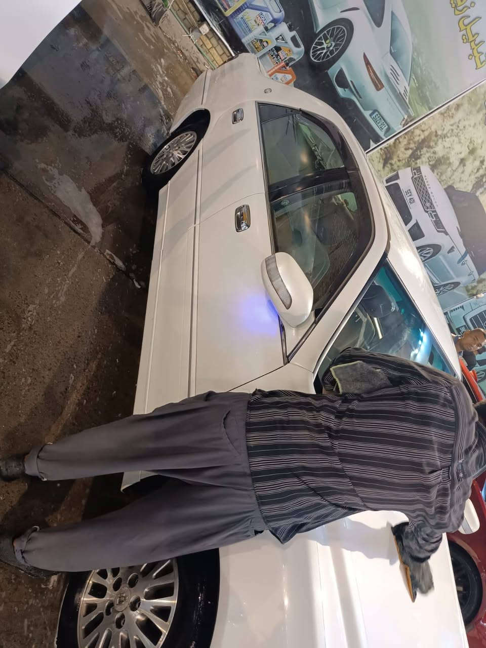 سلام عليكم سياره تويوتا كراون 2002دي فور كبير شاصي 75 تلاث دكم كرستال اصل برده خلفيه بيها قصه قماره رقم بصره قرار 48 رقم واتساب ***********
