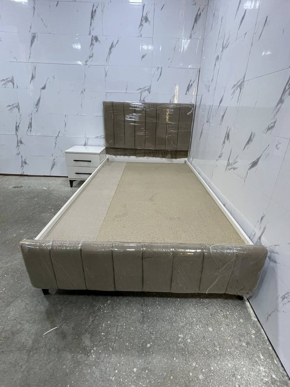 موبيليات التون  غرف نوم شبابي وديكورات مميزة  غرف نوم اطفال غرف نوم عرسان  يتوفر جميع الالون حسب طلب الزبون  والموديلات واجعل اثاث منزلك مع مطابخ  للاستفسار الاتصال ع رقم ***********او واتس  كركوك حي واسطي مجاور مول حاجي زياد اومقابيل صالون هيلين❤️موبيليات التون
