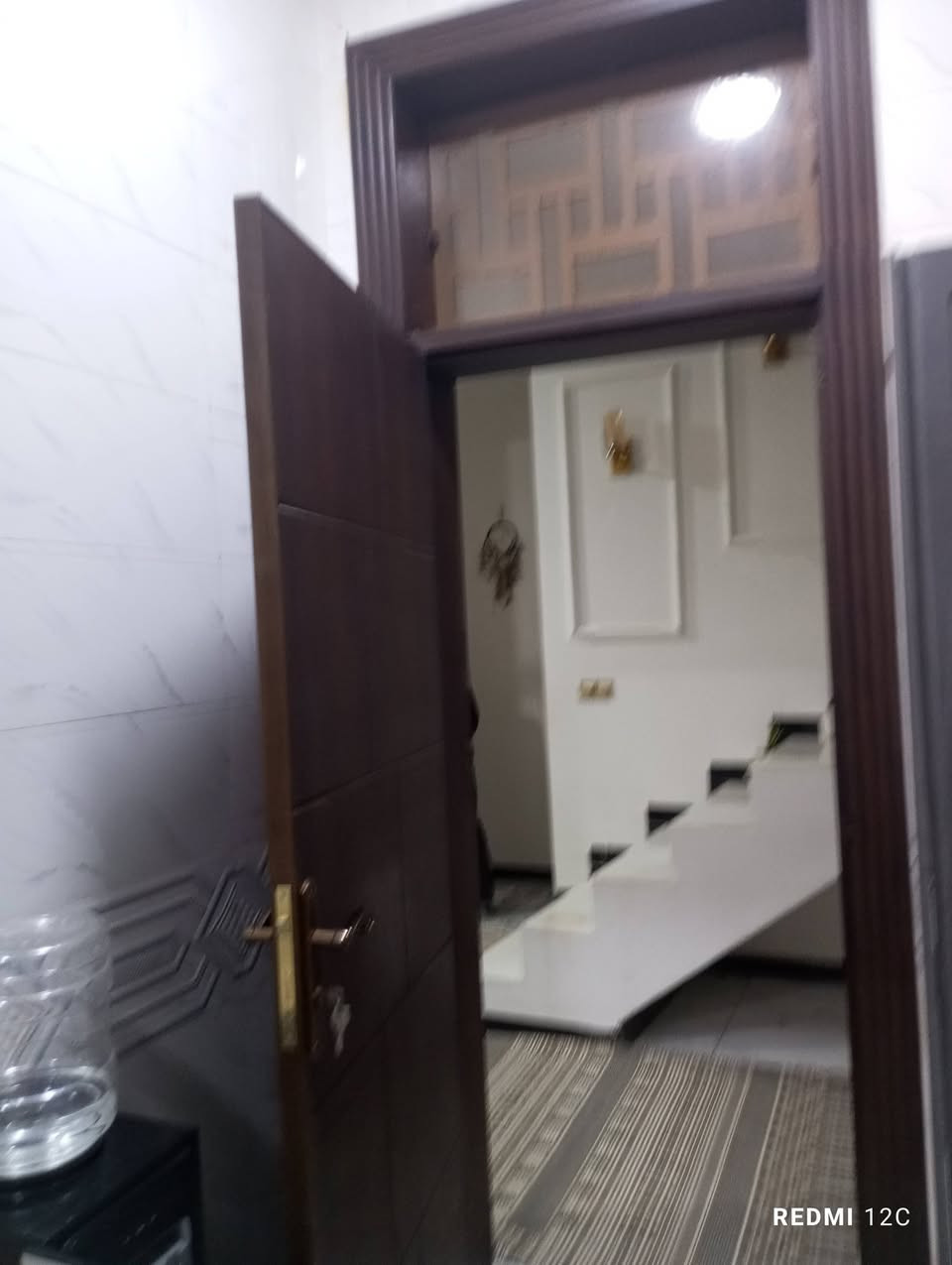 دار طابو زراعي للبيع 
حي الصحة قريب على باب الحسين
المساحة 200م
طابق اول غرف نوم عدد 2
صالة وهول ومطبخ ومجمع صحيات 
وصحيات خارجية 
طابق ثاني غرف نوم عدد 4
وهول ومجمع صحيات 
للاستفسار الاتصال 
***********
***********
