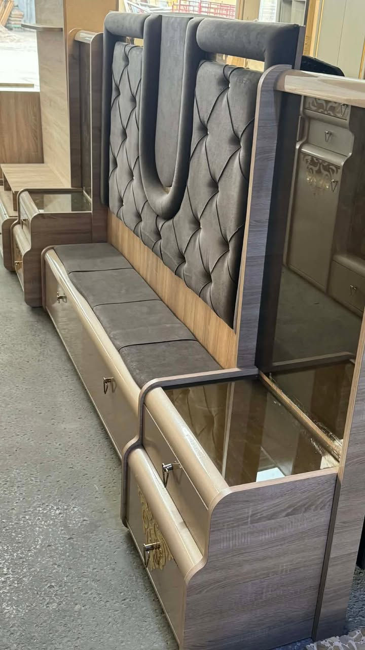 ✨غرفة تركي اصلي لون مميز ✨ صبغ حراري
10 قطع 
 جام اصلي 
نظام سلايت وابواب 
سرير مخزن جك 
 قماش وتر بروف أصلي ✨
نضافه/90/💯
السعر  / مليون و700
 شد ونقل مجاني داخل بغداد
توصيل للمحافظات بأسعار رمزية


**إذا كنت صاحب هذا الإعلان وتريد حذفه لأي سبب، رجاءا أرسل رسالة إلى الدعم الفني**