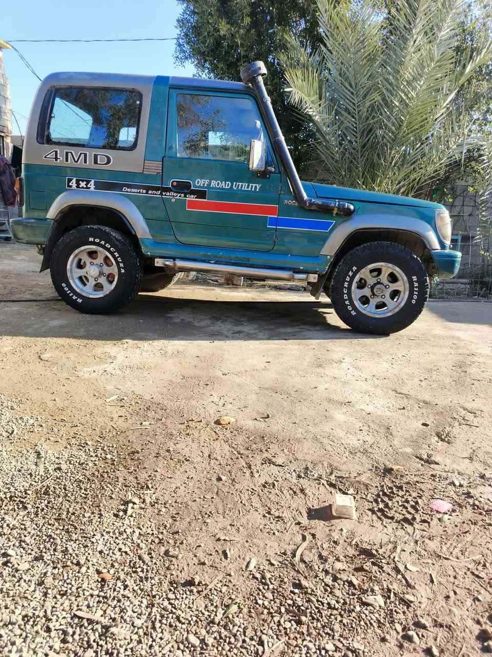 اسيا روكستا
مَديل 1993
رقم انكليزي بسمي
تحويل مباشر
تخم تاير 
محرك   كاز بلاد
كير عادي /  فور  ويل

35$ او مراوس حسب القناعه
مكانها ديالى بلدروز
***********
