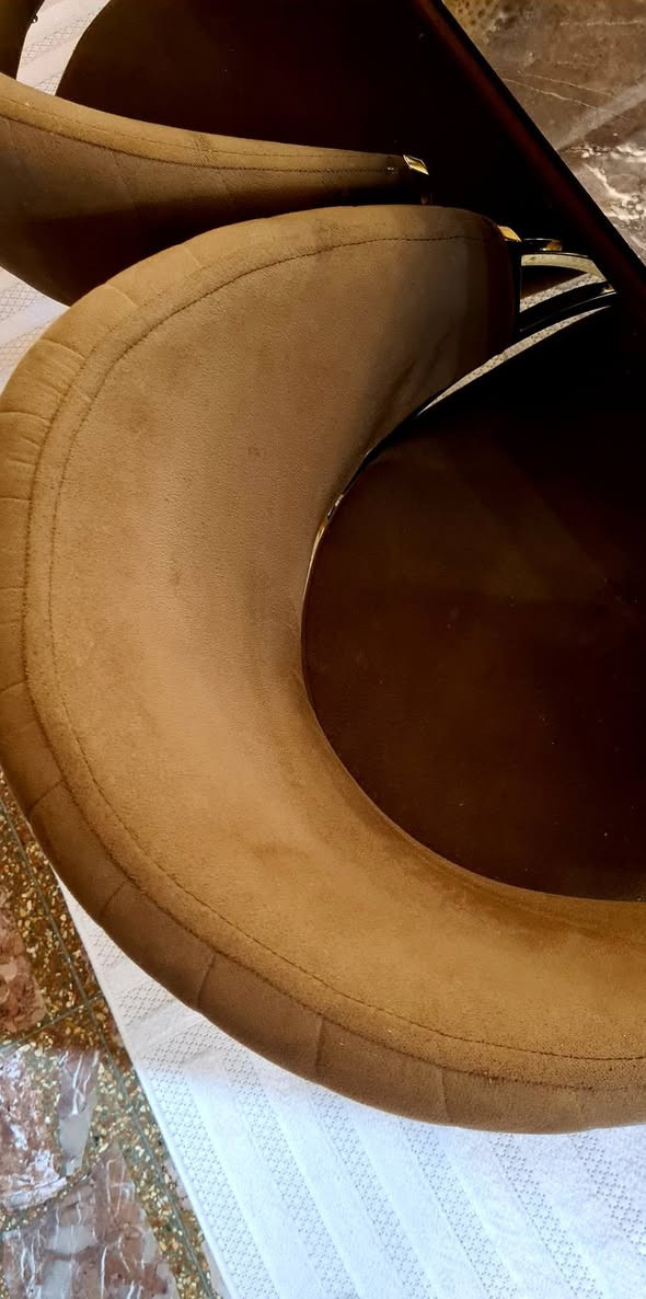 السلام عليكم...ميز طعام وياه ست كراسي استعماله قليل.. نظيف ولونه مميز  وبحاله جيده جدا .وياه الكراسي خامتها حلوه وسهله التنظيف..مكاني بغداد رايدته قفل ب ٢٠٠ الف ولايتوفر توصيل.


**إذا كنت صاحب هذا الإعلان وتريد حذفه لأي سبب، رجاءا أرسل رسالة إلى الدعم الفني**