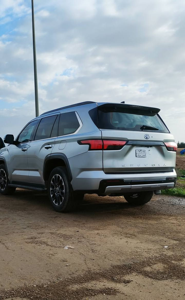 السلام عليكم 
لون 

سلفر 

Toyota 

Sequoia Limited  Hybrid

تويوتا - سيكويا لمتد هايبرد

* موديل٢٠٢٣

* المحرك : 3.5 ليتر ( 437 BHP )

* عدد اسطوانات : 6 ( سلندر )

تون تربو 
المواصفات :-

- مثبت السرعة

- مقاعد كهربائية 

- مقاعد جلد

- مقاعدمتصله 

- مقاعد تدفئة و تبريد

- بانوراما 

- عدد المقاعد 7

- الويل قياس 20 انج

- صندوق كهربائية

- نظام المكابح المانعة للانغلاق ABS

- نظام قفل العجلات

- أنوار LED أمامية

- كاميرا 360 درجة

دبل ثقيل وخفيف 

ماشية 37الف km

السيارة حادث خلفي بدون دواخل بدون ارباك 
السياره وارد امريكي 

- نظام مراقبة ضغط الإطارات

- ابل كار بلاي و توصيل بلوتوث

- نظام صوت بريميوم

للسعر  550
للمزيد من المعلوما

الاستفسار 
*********** سامراء, صلاح الدين

