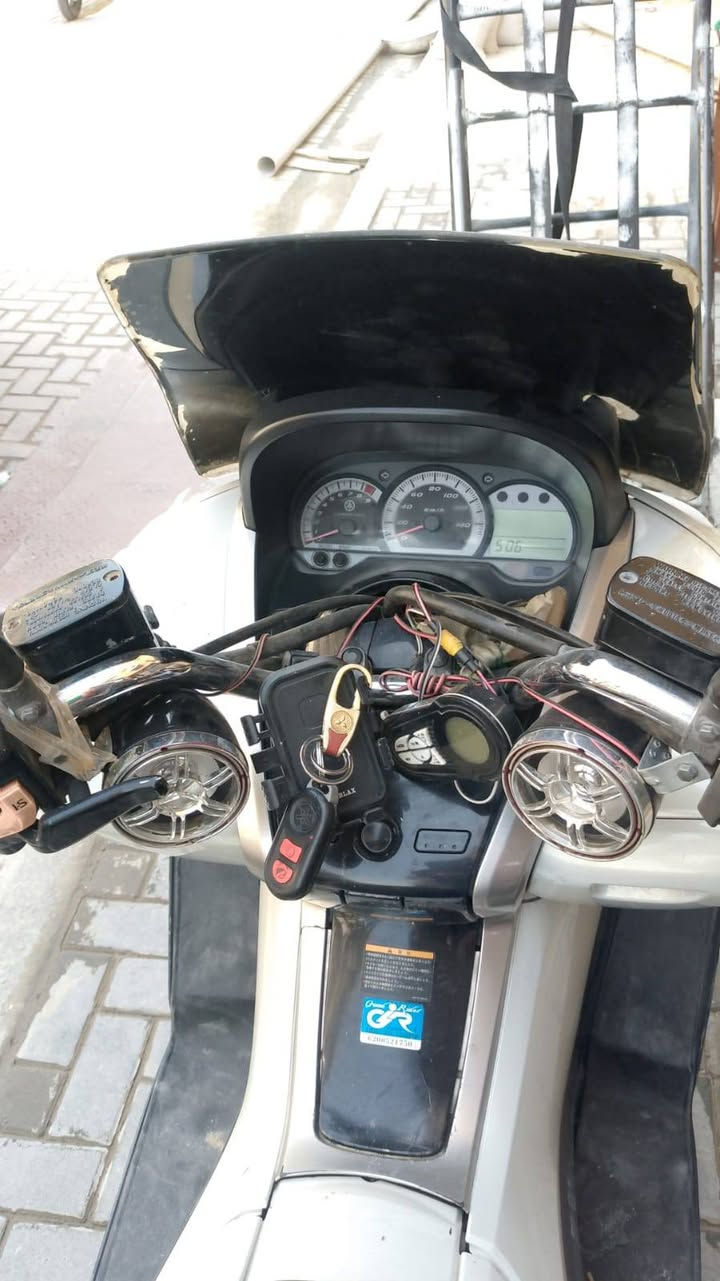 سلام عليكم 
دراجه ماجستا بصمه حجم المحرك 250 سرعه140 السعر 650وبيها مجال بسيط محرك برغي ممفوح بي كهربائيات زنون عالي اصفر وبلاجتر ابيض ام بي ثري بلاتوث مابيها اي نقص فقط  دبل خلفي واكف عندي واحد شتريته مال تفصيخ بس تشد أما دراجه امامك دراجه نضيفه ورزنه بلمشي كلشي موضح امامك لا تجي وتراسلني شبيها دراجه وضحت الك


**إذا كنت صاحب هذا الإعلان وتريد حذفه لأي سبب، رجاءا أرسل رسالة إلى الدعم الفني**