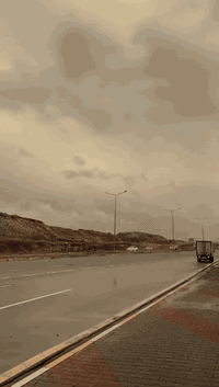 کەویار مودیل 2025ماشی 4000کلشی علی بیلاد سعر 1.200000بی مجال شرای خابر***********
