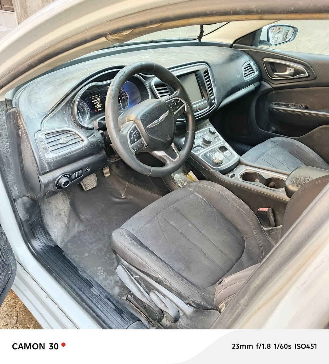 السلام عليكم c200 موديل 2015 محرك 2400 مواصفاته عاديه شاشة كبيرة كشافات تبريد تدفئه شغالات حداديه كامله  محرك مبدل بيه اويل بم وظاغطات الزنجيل يعني مفتوح بس مو مجفت رقمه واسط مكانه حله مركز المدينه باسمي شرط المداور بعد الشراء ضرره موضح بالمنشور سوناره بيع فقط بدون مراوس  الاتص *********** السعر 95 بيه مجال بسيط جدا
