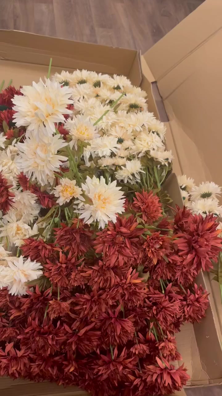 ✨ أجمل أنواع الورد الصناعي متوفّرة الآن! ✨
🌹 تشكيلات متنوّعة – ألوان راقية – جودة عالية .

📩 لمعرفة الأسعار  يرجى مراسلتنا على الخاص
📞 واتساب: ***********
🚚 توصيل لكل محافظات العراق
التفاصيل الغضن ٦ وردات
اللون اوف وايت والمشمشي
سعر الدرزن 30 الف
