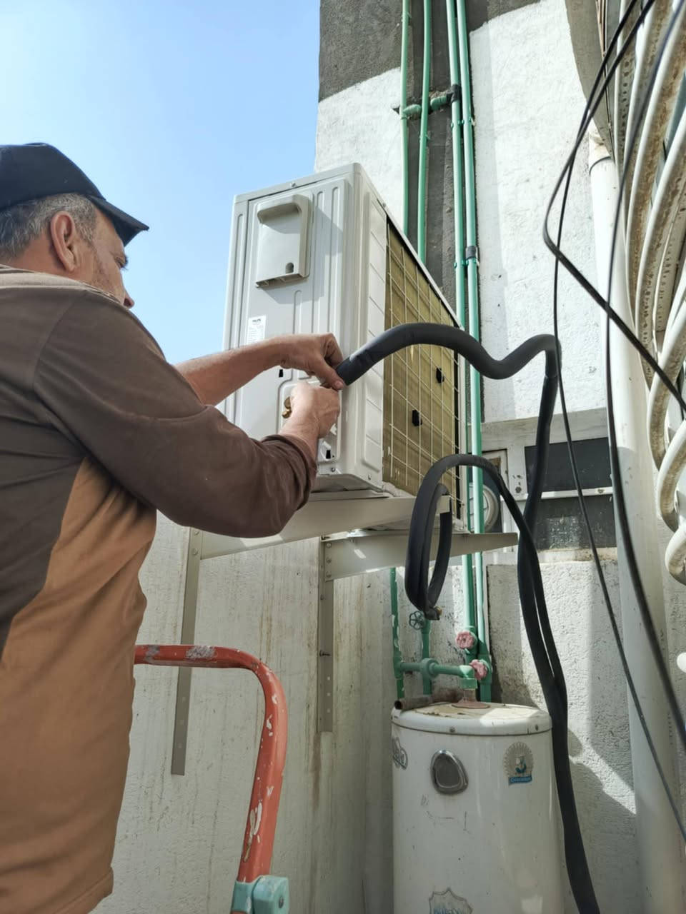 تم تنصيب سبلت عدد 3  نوع (اوكس ) 2طن كنتوري (تي سي ال) انفرتر (واوكس انفرتر ) الى العم ابو مرتضى في حي العطاء وتم تجهيزه من قبل معرض فراس البصراوي
مستعدين لتنصيب وصيانة كافة انواع السبالت مع ضمان جودة العمل
للاتصال ع الارقام
***********
***********
