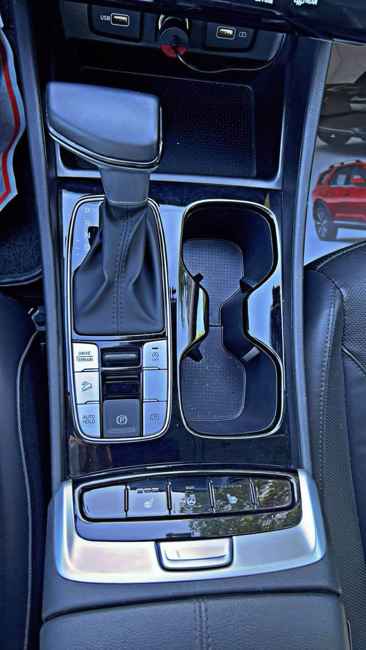 توسان موديل ٢٠٢٣
رقم بغداد باسمي تحويل مباشر 
وارد كندي بدون ايرباك فقط تبديل بنيد
وصور الحادث مرفقه 
ماشيه ٢١ كيلو مو ميل 
فول بنوراما بصمه + ابواب مقاعد جلد تدفئه مقاعد استيرن 
ترحيب حساسات رادار نقطه عمياء وبعد هواي بيها مواصفات
 السعر ٢٠٥ يعني دفترين وخمسة اوراق
مكان السياره بغداد الكاظميه
رقم ***********
