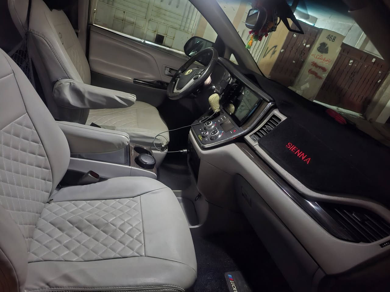 موصفات فول  1\1 2018
لون  نيلي 
رقم  شمال  جديد
كير ومحرك  شرط  محرك  مفتوح 
ابواب  كهرباء  
8 نفرات
تبريد  تدفئه بشرط 
تايرات  جدد 
صدر جديد
تحويل بشرط  
صبغ ٥  قطع  وشبر بل  جاملغ وفيها شاصي    فيها  شبر بارد  بل قبل السلايد  اتصال  واتس اب  غير متواجد  علا الفيس  بوك ***********
