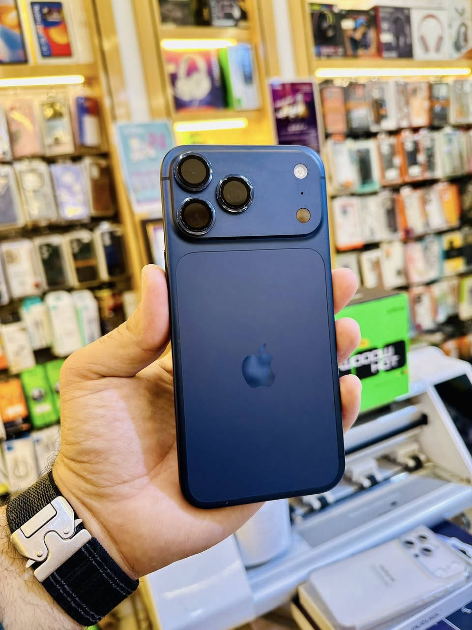 اهلا زبائن اللؤلؤة عيد مبارك وكل عام وانتم بخير ختم الله صيامكم بالقبول واعاده الله علينا وعليكم بالصحة والعافيه 

#مستخدم_اللؤلؤة #ايفون_مستخدم

ايفون 17 برو ماكس 256 - eSIM برتقالي + ابيض + ازرق 

ايفون 17 برو ماكس 256 عربي شرق اوسط نسخة الشريحه الفعليه متوفر برتقالي 

ايفون 17 برو ماكس 256 نسخة الدبل شريحه متوفر برتقالي 

جميع الاجهزه باتري 100% - نضافه ممتازه مع الباكيت والملحق الاصلي ضمان جميع الاجهزه 

مركز اللؤلؤة للموبايل الرمادي التاميم وسط شارع ام عمار 
***********-***********
