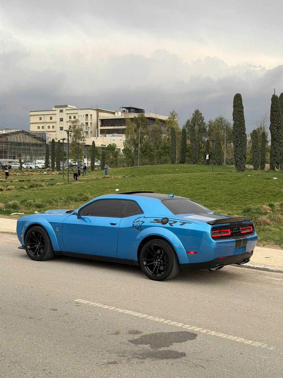 ‏Dodge Challenger Scat Pack Widebody 2023 🔥

تشالنجر سكات باك وايد بدي 2023 فول مواصفات، وارد امريكا، ماشية 2000ميل زيروووو،
المواصفات:
 • محرك V8 هيمي 6.4 لتر 485 حصان
 • فتحة سقف كهربائية
 • رادار أمامي + تنبيه التصادم
 • حساسات أمامية وخلفية + كاميرا رجوع
 • نظام كروز كنترول متطور
 • شاشة جبيرة تدعم كاربلاي/اندرويد اوتو
 • نظام صوتي بريميوم
 • مقاعد جلد/الكالكارا كهربائية مع تبريد وتدفئة
 • ستيرنغ متعدد الوظائف مع بادل شفتر
 • بصمة + تشغيل عن بعد
 • إضاءات LED نهارية وكشافات HID
 • نظام دخول ذكي Keyless entry
 • جناح خلفي وايد بدي مميز + رنكات أصلية 20 إنج
حادثها: جاملغ خلفي وباب صبغ 
ايرباك فقط برده

سيارة كلش نضيفة، ما ناقصها شي، فول مواصفات
سياره مرقمه وجاهزه 
سعر 305$ مجال بسيط أربيل, العراق


**إذا كنت صاحب هذا الإعلان وتريد حذفه لأي سبب، رجاءا أرسل رسالة إلى الدعم الفني**