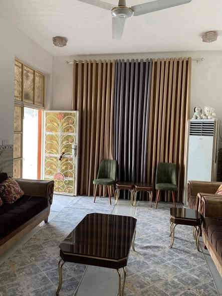 السلام عليكم
  دار للبيع مكان مميز جدا 
نوع العقار //طابو صرف
نوع البناء طابوق السقف صب كونكريت 
العنوان / /بابل المدحتية حي العسكري الباشيه قرب السيطره 
المساحة//٢٠٠متر
الواجه ١٠متر 
النزال٢٠متر
خدمات كامله من ماء وكهرباء التبليط قريب جداً 
السعر/١٢٥وبيه مجال
تفاصيل البيت طابق واحد 
استقبال 
صاله 
عدد١
مطبخ 
منور خلفي طارمه
مجمع صحيات داخليه وخارجيه
طارمه كبيره تسع لسيارتين 
السطح كامل فرشي
تحويل البيت ثاني يوم بعد الشراء 
بناء حديث موقع جيد جداً 
سنة البناء ٢٠٠١٩
ملاحضه //البيت ملبوخ خارج وداخل 
الارضيه رفت حصيره 
الارضيه بورسلين
عرض الشارع ٨متر
للاستفسار
مراجعة  مكتب دلالية وائل الهندي 
***********ابو علي
***********وائل الهندي
مكتب دلالية وائل الهندي بابل المدحتيه الحمزه الغربي ع شارع 60 قرب سلوان ابو الكاشي مقابيل فرع علي قماره
