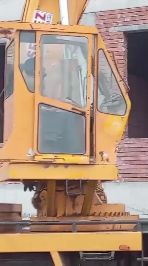 سیارە دایو 
کرین  32 طن
رقم ئارم بەناو دەکرێ
سعر :350 ورەقە
***********
***********
***********
***********
***********
***********
