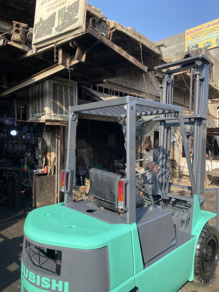 سلام عليكم اللبيع رافعه 
2 طن جب عالي كير اوتامتيك 
كاز جاهزه العمل كل نقص مابيه 
رافعه جديده ***********
