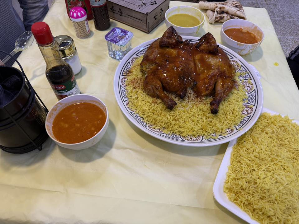 السلام عليكم 
مطعم ومشويات حكاية العنوان الشارع العام قرب ماركت الغانم 

وقت العمل من الساعه 9 صباحاً الى 12 مساءً

ويه كل دجاجتين سفري 4 شيش كباب 

  مجاني عرض لمدة 10 ايام

دجاج محشي ويه تمن ومرك ومقبلات كامل وخبز ب 10 الف فقط  

دجاج فحم ويه تمن ومرك ومقبلات وخبز ب 10 الف 

 مرك فاصوليه عدس تمن نفرات نفر  2000

مشاوي 

كيلو كباب دجاج 16 شيش ب 7 الف

كيلو كباب لحم 12 شيش ب 18 الف

تكه لحم شيش 2000 

كباب لحم شيش 2000

معلاك شيش 2000

تكه دجاج 1500 

اجنحة شيش 2000

جلاوي شيش 2000

التوصيل مجاني داخل القضاء

يوجد مقبلات كامل الاصناف
***********
***********
