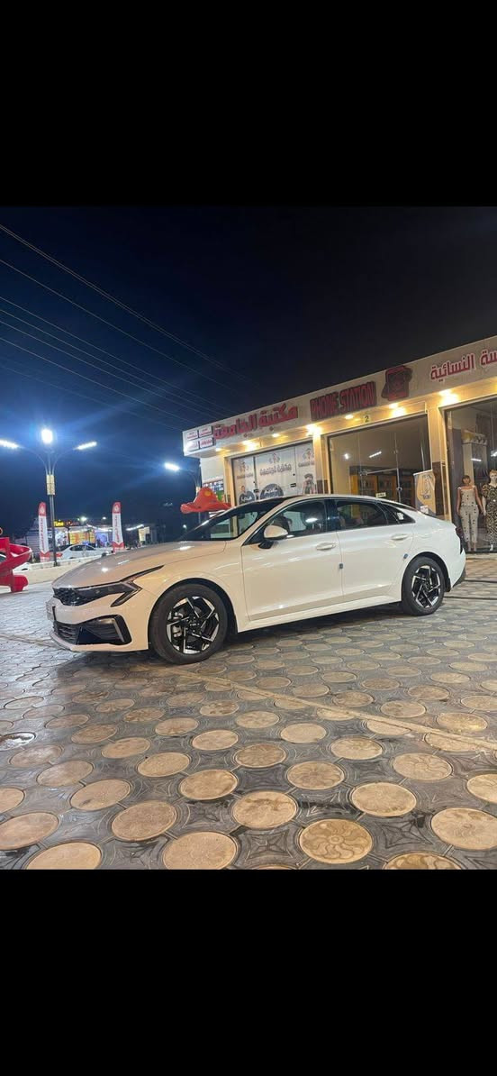 كيا كي فايف 2024  (vip مواصفات خاصه)
قليل منها السياره  

داخل جلد مشمشي

اعلى فئه بشركة نيم فول 1/1 خليجي 

ماشيه35  الف كيلو 

اذا اكتب المواصفات بأجر مايخلصن 

محرك 2500 

مواصفات هوايه

أناره داخليه 

لمس اوتو هولد 

ترحيب عن الاقتراب وعند إطفاء السياره انارة داخل يدات الأبواب الوان 

مع مود القيادة 

كامرات 5 رادارات جانبي امامي خلفي حساسات امامي خلفي شاشه 

تحذير عند اقتراب سياره 

أصوات تحذير مع تشغيل إشارة الجانبيه نقط عمياء 

تحذير تصادم عند فتح الباب 

توقف ذاتي 

مرايه قلاب 

فتح الصندوق عند الاقتراب 

صندوق كهرباء شفط 

كشنات حار بارد 

تشغيل عن بعد 

اطفاء عن بعد 

فتح وغلق الجام عن بعد

 مرايه وسطيه 

تعتيم مقاعد خزن كهرباء

 قفل الجام والأبواب من الداخل 

لسلامة الأطفال وبعد بيها أشياء ممذكورة 

السعر235 بيه مجال للشراي مكاني بغداد حي الجامعه 

ملاحظه السياره بيها صبغ جاملغ خلفي شويه من الدعاميه وبيها بارد ب بنيد واني مسوي بيها سونار ومذكور ويا الصور 
 

رقم الموبايل /  ‭*********** 

رقم اربيل بأسمي والتحويل مباشر
