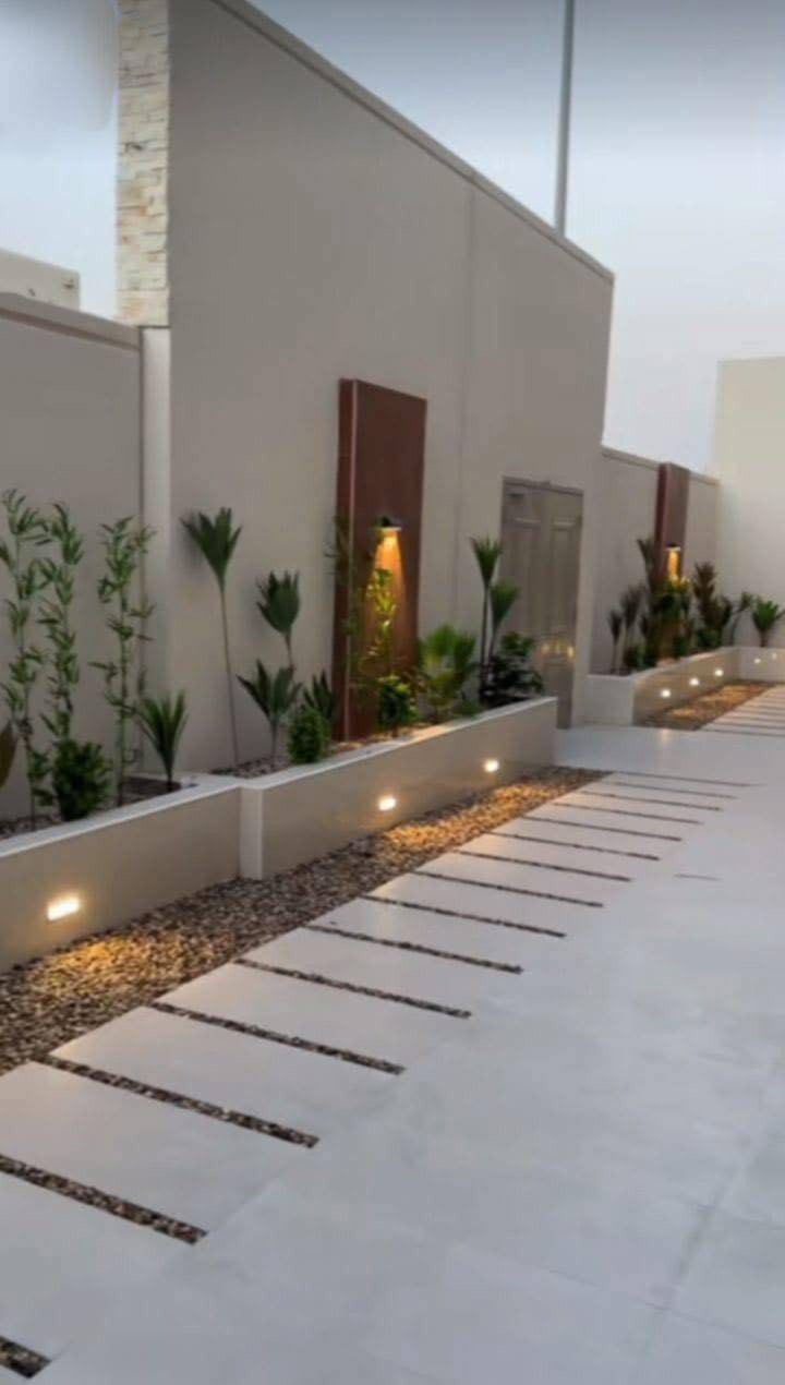 حديقة أحلامك تبدأ بلمسة احترافية! 🌿✨
خدماتنا  تشمل:
• تصميم وتنفيذ الحدائق المنزلية بأحدث الموديلات (مودرن، كلاسيك، ريفي).
• ترتيب الثيل الطبيعي والصناعي.
• شتلات زينة ونباتات مختارة بعناية.
• ديكورات حجرية وممرات وإضاءة مخفية تبرز جمال الحديقة.
📍 مكان العمل: داخل مدينة الموصل حصراً.
💰 السعر: يعتمد على مساحة الحديقة والموديل المختار (أسعارنا تنافسية وخدمتنا متميزة).


**إذا كنت صاحب هذا الإعلان وتريد حذفه لأي سبب، رجاءا أرسل رسالة إلى الدعم الفني**