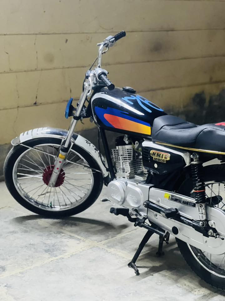 سلام عليكم دراجه للبيع شاصي نامه بلاد وكيل نوار موديل 21 تعمير كله جديد بمعنئ الكلمه مكينه سيجي نامه شرط الفحص وطيران وياه غراض مال بلاد كامله السعر 900 هيه وغراضه بدون غراض ب 850 شراي الاتصال خاص مقفول ***********
