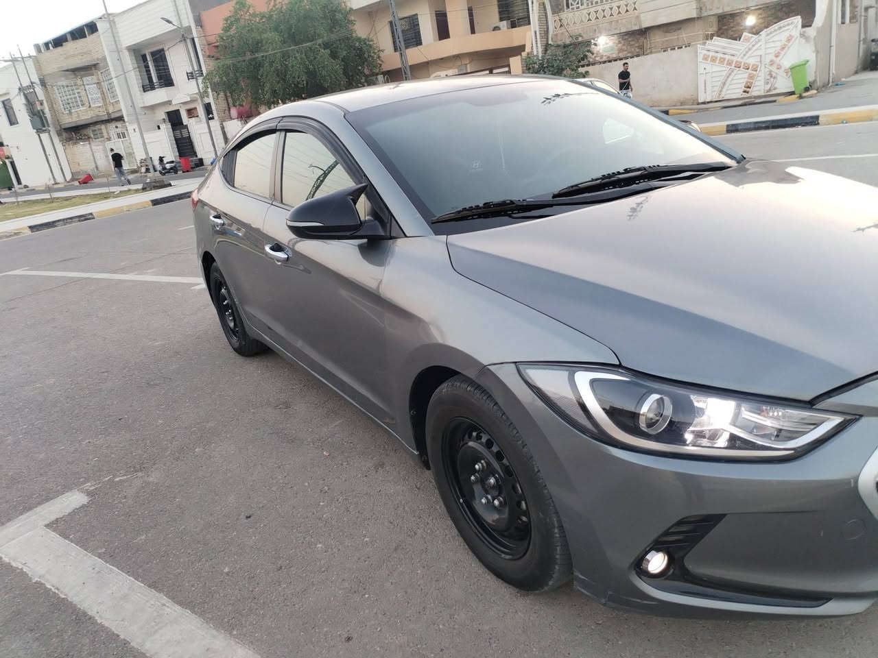 السلام عليكم النتره موديل 2017 رقم شمالي مكينه 2000دوش حداديه امامي خلفي جديد تبريد تدفئه خير من الله  
سياره امريكي ضرر جاملغ خشم بنيد فقط بدون دواخل وصار بيها كلير 4قطع سياره مكفوله من دواخل جاهزه مواصفاته معروفه شاشه كامره تحكم استيرن مكاني واسط عزيزيه  السعر105وبيه مجال تواصل ***********
