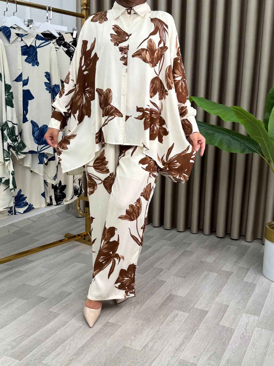 شروة اطقم عدد 160 قطعة سيريات نظامي معا الرانهم مقاسات خاصة 44 لحد 54 
خامة درجة اولة 
من أرقا الماركات 
السعر منهي دون فاتورة 6.5 دولار للحجز تواصل خاص


**إذا كنت صاحب هذا الإعلان وتريد حذفه لأي سبب، رجاءا أرسل رسالة إلى الدعم الفني**