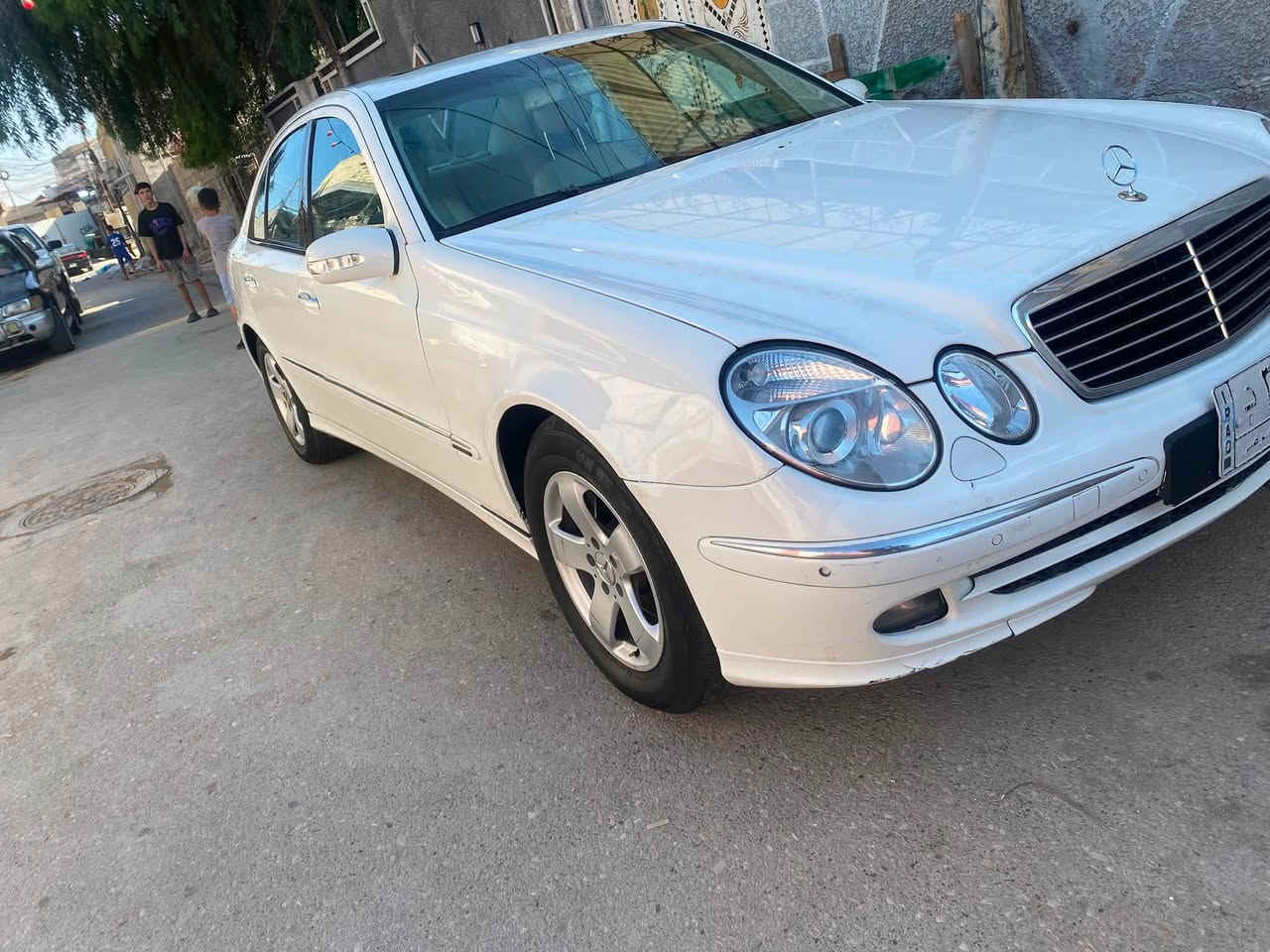 سلام عليكم مارسيدس w211 موديل 2007
مبدل جاملغ صفحت السايق والبنيد بدون دواخل 

گير ومكينة مكفولات تبريد ثلج 🧊 

كهربائيات كلها شغالة بدون نقص 

تخم تايرات جديد 

صدر امامي وخلفي جديد

السعر المطلوب(130$) وقابل للتفاوض

السيارة بأسمي تحويل ثاني يوم 

المكان بغداد مدينة الصدر 

***********
