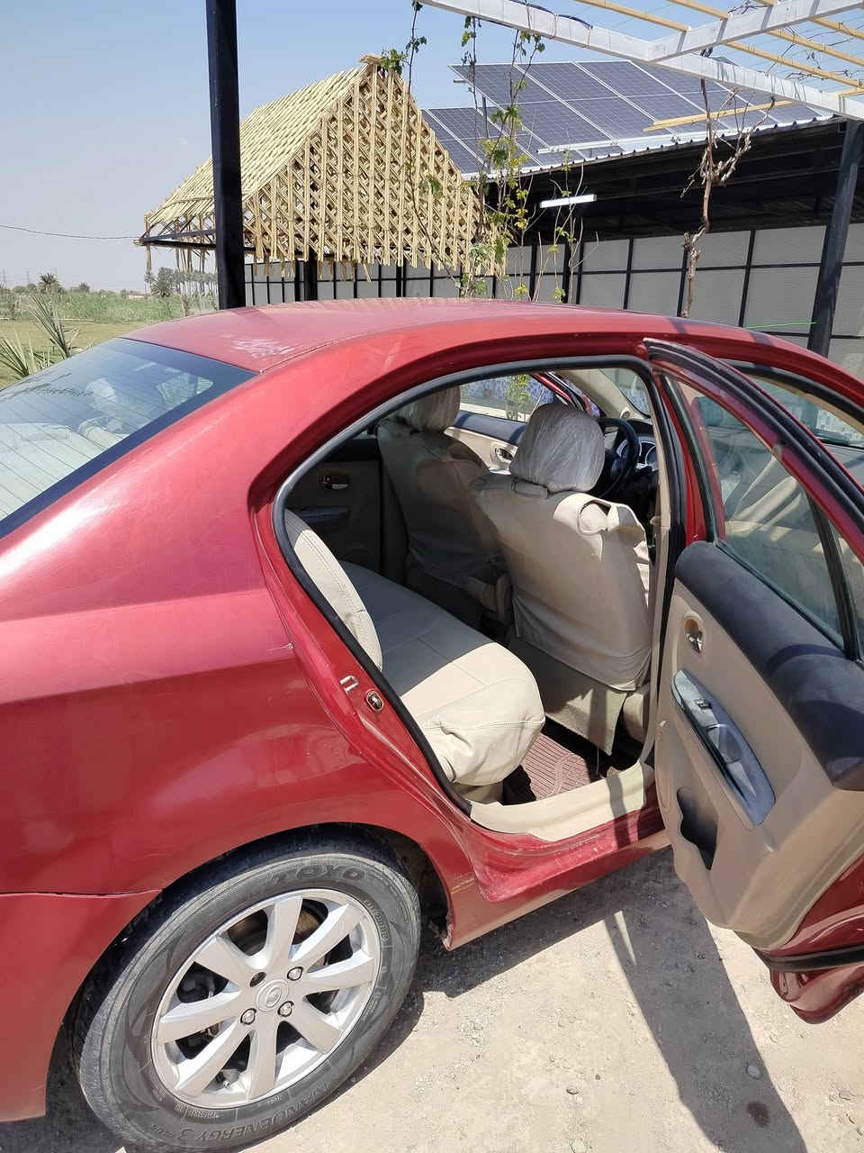 #للبيع_اومراوس

كريت ول فولكس _ Great Wall Voleex C30 

 موديل 2012، السيارة باسمي.

السيارة جانت تشتغل طبيعي، بالليل طفيتها، الصبح صارت 
تدور (ستارتر) لكن ما تشتغل.
بس تدير تريد تاخذ وتطفى 
 

بدلت:
- فيت بام
- النوزلات
- حساس الإكزوز
- مجاول
 النوزلات
-  بطارية جديدة بعدها بالكارتون

وما زالت نفس المشكلة، يمكن مجرد فيوز أو شغلة بسيطة، وأنا ما عندي وقت أركض وراها،عندي دوام وتاركها
 لذلك قررت أبيعها بهالحالة.

اللي عنده خبرة أو يعرف يصلحها يتفضل، 
مكاني بغداد الدورة 
***********

 38 والسعر .
