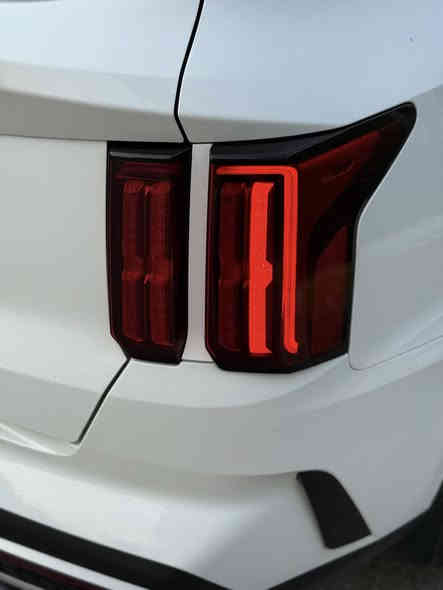 السلام عليكم اخوان سياره من النوادر  السياره vip كشن منفصل كيا سورنتو موديل ٢٠٢٣ خليجي وكالة بحالة الزيرو ماشية ٩ الف 
رقم اربيل بسمي هزه جديده تحويل مباشر تايرات الشركة بيها بعدها بجياست الشركة مكفولة كفالة عامة من صبغ  تبديل  المواصفات فول ١/١ 
بصمة
بانوراما 
كراسي كهرباء وكراسي منفصل vip وكراسي تدفئة وتبريد 
٥ كامرات 
كامرات بالدشبول 
دشبول دجتال ٤ وضعيات قيادة محرك ٣٥٠٠ 
فول تحكمات ستيرن 
حساس امامي خلفي 
شاحن لاسلكي 
شاشة نفكيشن 
سايد بريك دكمة و اوتو هولد 
تبريد لمس 
كشنات جلد داخل ابيضّ 
كير ماوس 
انارة داخلية متغيرة
7 راكب 
4 قطع تبريد 
كشنات تددفه تبريد
جرس بل 120 

بعد بيها مواصفات هواي مذاكرهن 

السعر (315)

مكاني بغداد الكرخ 
بيع او مراوس 

***********
