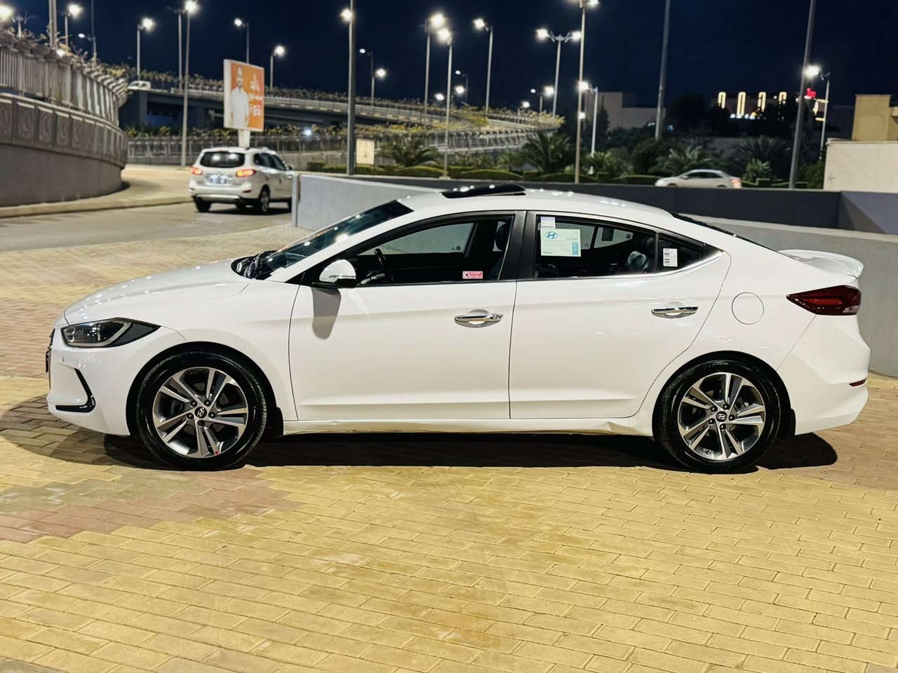 الانترا 2017 خليجي ( يراني ) فول مواصفات 
فتحه 
بصمه 
جلد 
كراسي كهرباء + تدفئه تبريد امي خلفي 
ستيرن تدفئه 
ويل كبير 
دخول ذكي 
مكينه 2000
مكفوله من صبغ عده ربع الدعاميه خلفيه 
وشبر بارد بدوران خلفي 
سونار ويا الصور
مكينه وكير مكفولات 
ماشيه 105 
رقم بغداد باسمي 
سعرها 162 بيها مجال بسيط 
مكانها الرمادي 
***********
