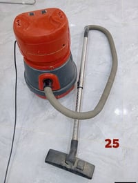 مكنسة كهربائية • للبيع