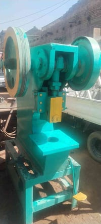 بريس سنتريك للبيع حجم 40طن استفسار رقم 07715953209