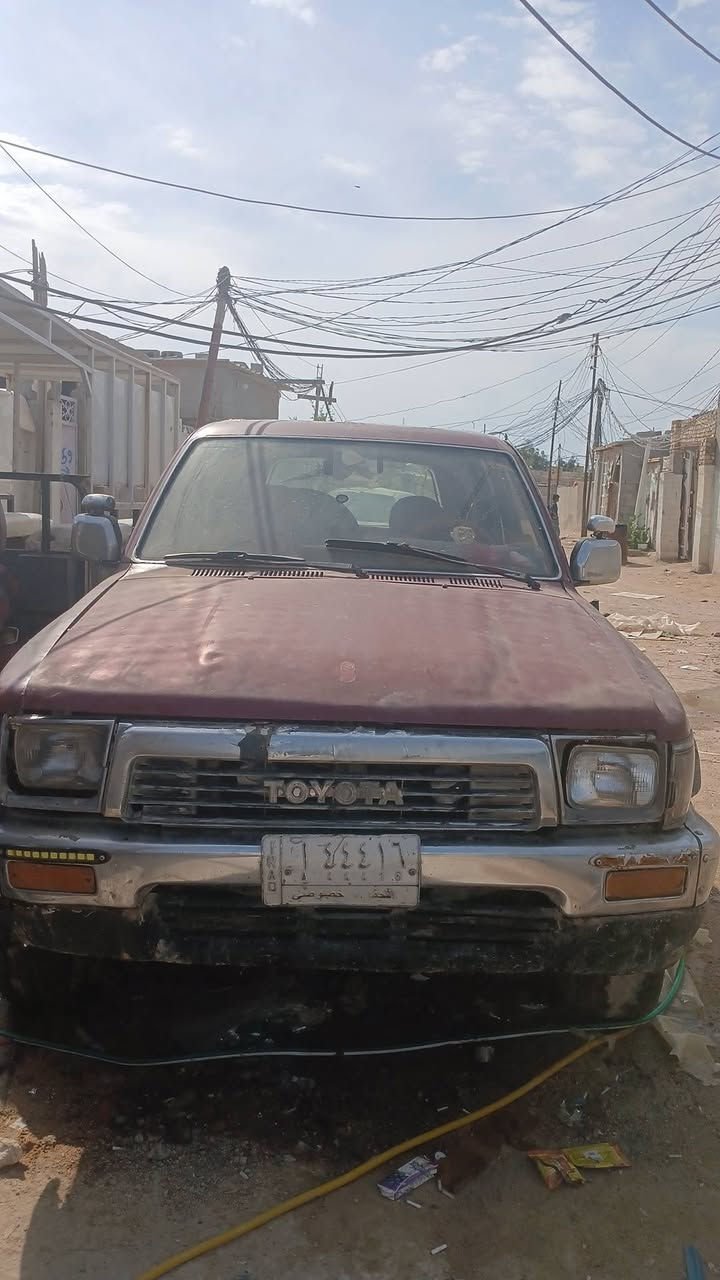 السلام عليكم سياره حلوه وجاهزه مكينه وكير بطه حاويه رقم نجف المالك يريد مداور بيع سريع سعر ٣٠وبيها مجال بصيط مكان سياره النجف قرب فلكة المطار والاتصال برقم***********
