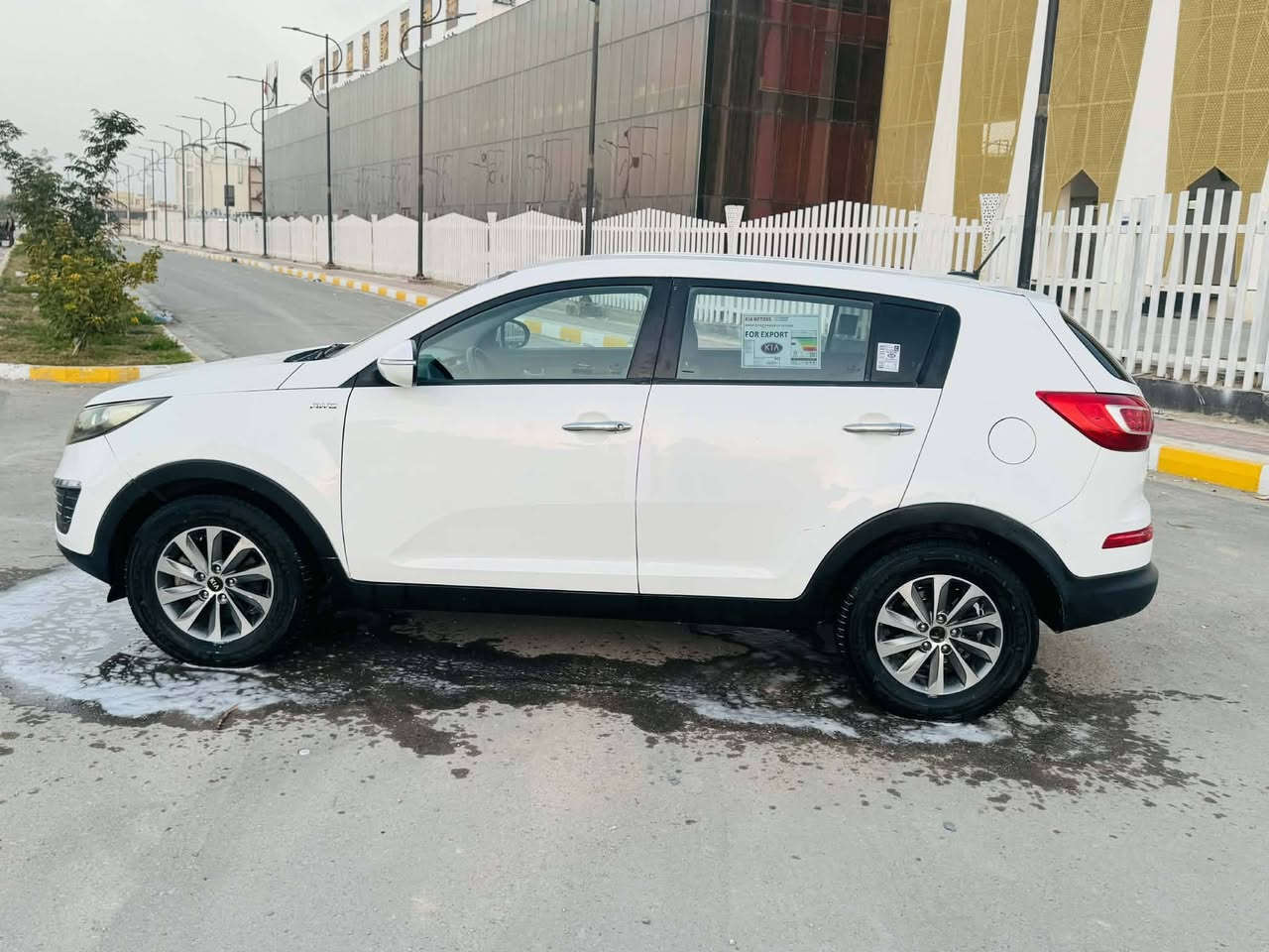 سلام عليكم سبورتج 2013امريكي بيه  بنيد او جاملاغ مكينه دوش مامفتوحه شرط الفحص ماشيه 70الف سياره جديده كير مكينه حداديه تخم تاير جديد جاهزه الخير رقم ذي قار سنويه 28 مكان ناصريه بيع او مراوس حسب القناعه السعر 125او بيه مجال الشراي الستفسار ***********
