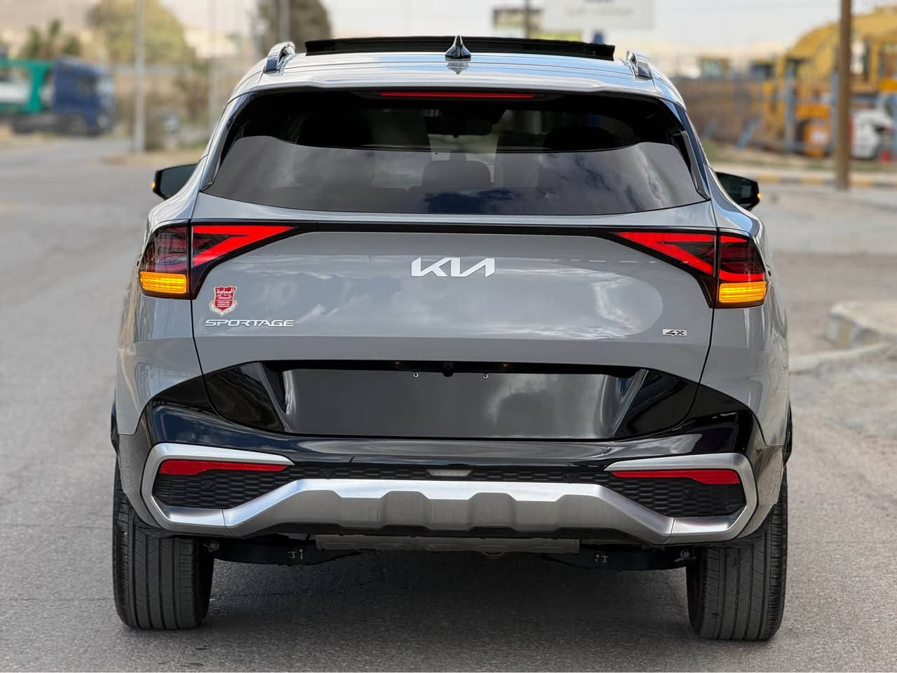 كيا سبورتج وارد أمريكي موديل 2024 محرك 2500GDI  ماشيه 21الف  حادثه كما موضح بل صور فقط جاملغ وبنيد مصلحه نفسهن ومصبوغات  بدون دواخل  موصفات فول 1/1 برستيج بصمه وبنرامه وكراسي حار بارد وكراسي 2/كهرباء كشن ذاكره رادارات امامي وخلفي وبل مري اشاير بل مري تشغيل عن بعد جنطه كهرباء 4X4 فور ويل ستيرن تدفى شاشه متصله جيبيس لايات زنون  لد خلفي كشنات خزن  داخل احمر سياره احله من الواقع سياره حاليا اب عمان تريده حره أو شهداء للتصال *********** ملاحضه سياره اب عمان بغداد, العراق
