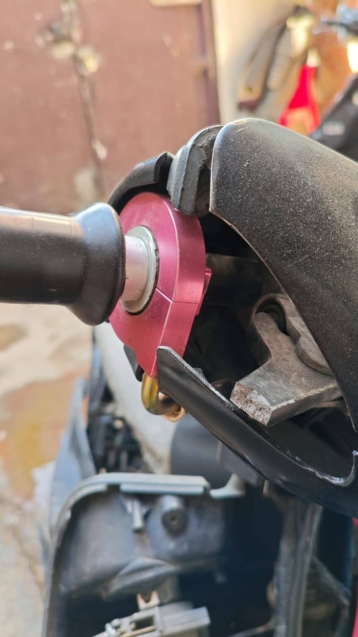 السلام عليكم سكنس نثيه لبيع او مرواس بيه هواي غراض اصلي ( زوج كلجات عل شغل دبلات خلفي صدر فج فلنجه كابرتير قفاز 28 بوشه 58 ونص عضمه كشن قطره فراك كفر رياضي اصلي ) تريده كامله تريد منه تفصيخ شتريد منه تفصيخ موجود   مكاني بغداد حي القاهرة يم البانزين خانه مال قاهره رقمي ***********
