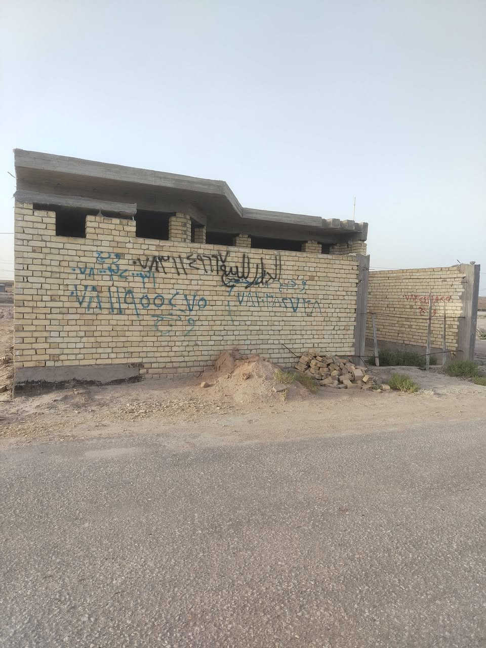 السلام عليكم هيكل للبيع مساحه 200 متر في مجمع نبيل تفاصيل أكثر *********** وتساب

