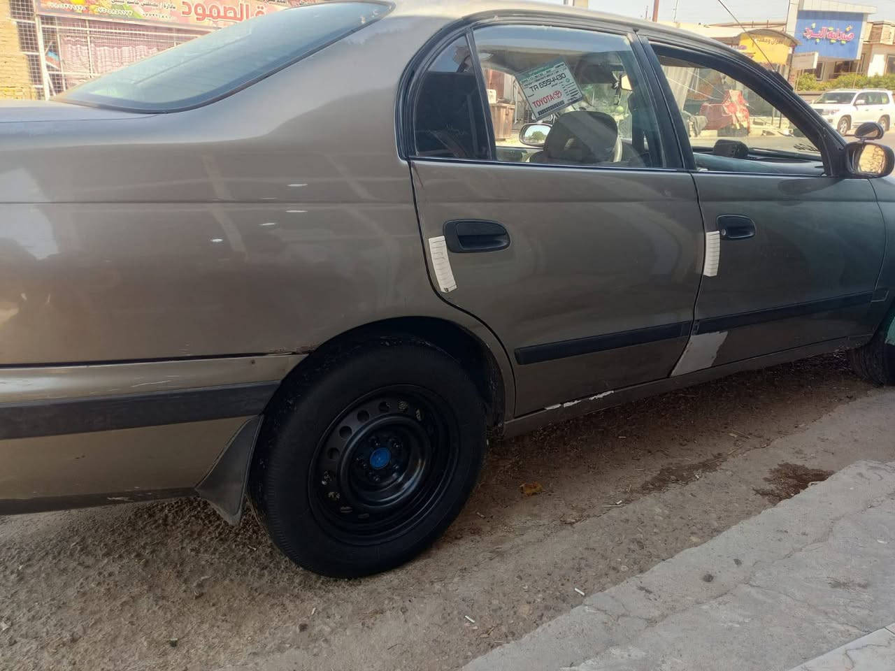 السلام عليكم للبيع كرونه موديل 94 كير  ومحرك شرط اليساره مكفوله من صبغ وضربه السعر 45 مكان السيارة الانبار الفلوجه رقم الهاتف ***********
