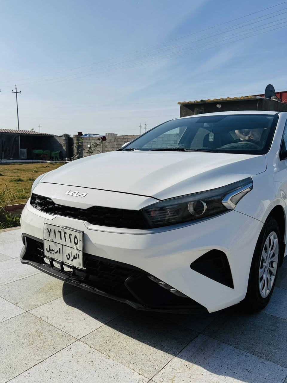 السلام عليكم
سيراتو
موديل22
ماشيه117
محرك 1600
تبريد قطعتين
داخل لونين
سنويه لل27
واسط الزبيديه 
***********
