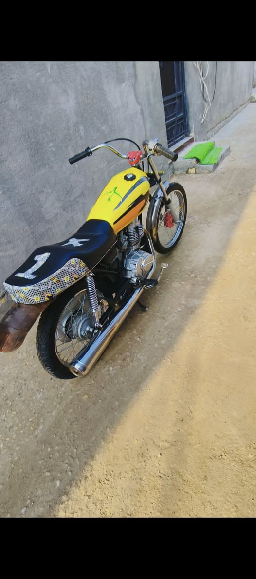 سلام عليكم دراجه  للبيع معمره بشهر ال12 تعمير 25 كلها شاصي 21اوراق اصولي محرك نامه شلامجه الاصلي  صبانه مامحطوطه عله المكينه مكان ناصريه قضاء الغراف شراي تعال خاص  ماتشتري لاتعبني طلع گبل   وهاذا رقمي ***********
