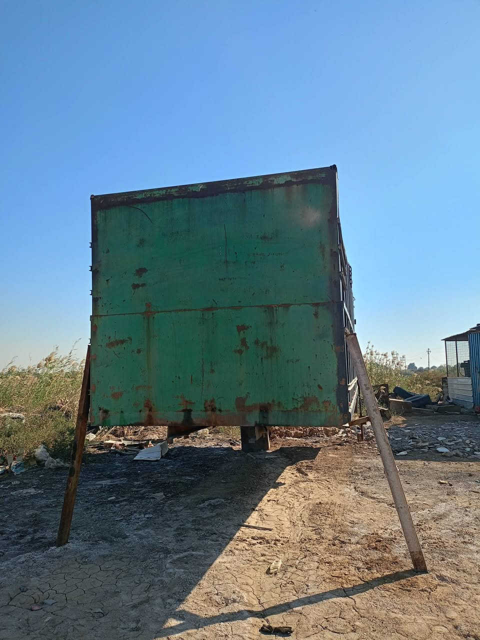 بدي للبيع طول 7ونص
ارتفاعه 2وعشره وهاي صوره كدامكم لحد يجي خاص ويكلي دزلي صور شراي انتصل *********** الموشراي لا يخابر رجائن
