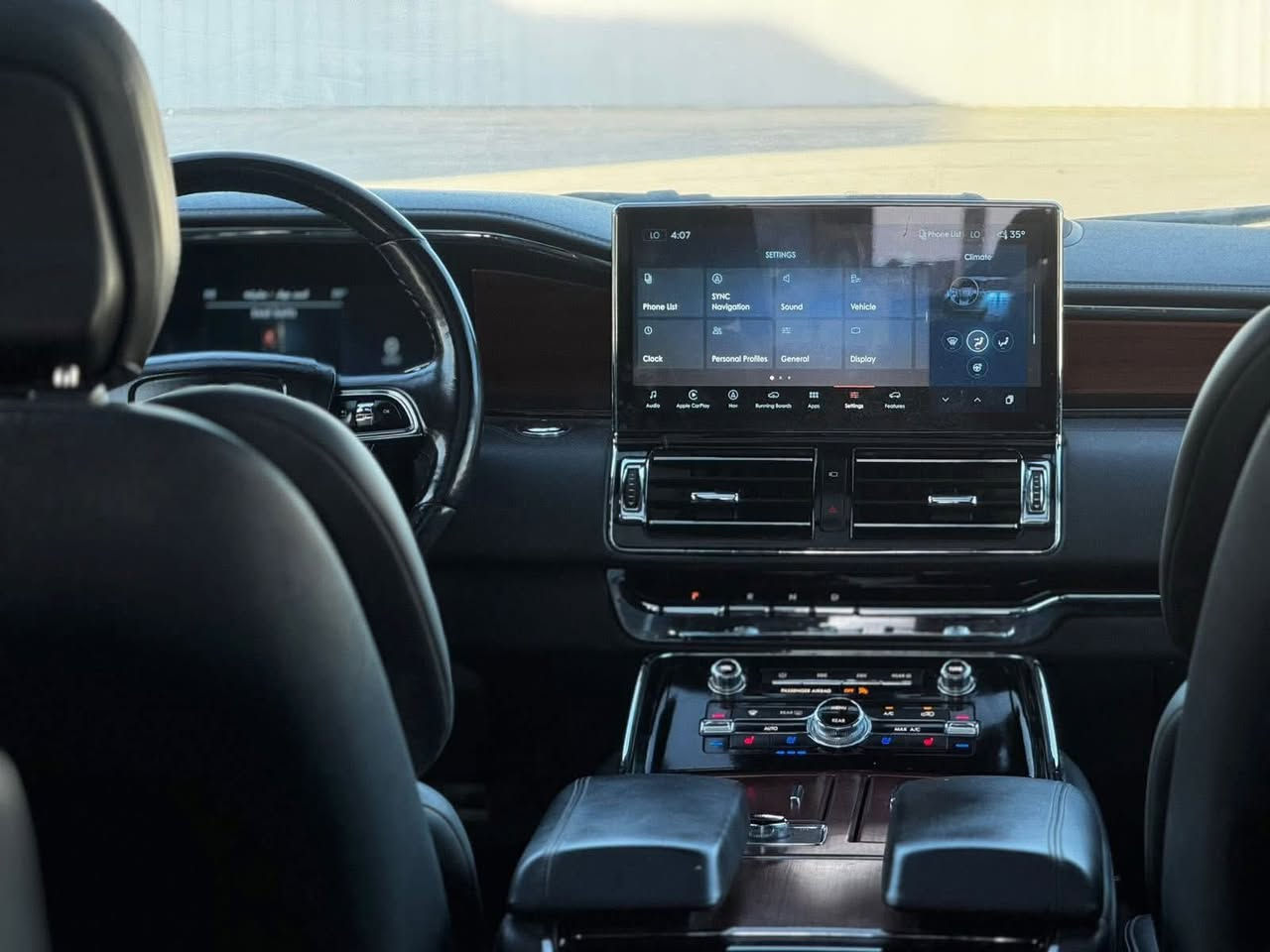 لينكولن نافيكيتور 2023 
Lincoln Navigator 2023 

ماشيه 14 الف
‏السيارة دخول جديد
المواصفات:  

- سياره فاخره ليس لها مثيل
مواصفات خياليه
- سيارة موديل2023 
- ⁠فول مواصفات اعلى  فئة  
- سيارة بمحرك 6 سلندر تون تيربو بقوة 3500  سي سي  455hp حصان
                فتحة بانوراما
   دوسات عالباب فتح وغلق  
- رادار-كاميرا ٣٦٠درجة -انارات ترحيب جانبية وخلفية وامامية 
- كشنات امامية وخلفية تدفئة وتبريد  
• كشن تحكمات كثيره 
- قيادة ذاتية السير على المسار الالي
-  لايتات زنون امامية تدور معة الستيرن
-  سيارة فول مواصفات واحد على واحد سيارة 
الحادث تبديل بنيد وجاملغ 

الاستفسار عالخاص او الرقم 
***********
