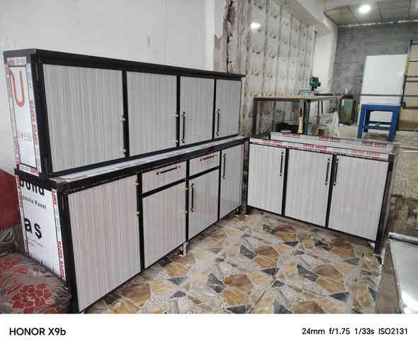 كاونتر مترين عدل سعره ٢٩٠ وبي مجال بسيط
مستعدين لتفصال اي قياس وموديل يعجبكم باحسن دقة بالشغل وانسب الاسعار عنوانة كركوك حي الوحدة ***********
