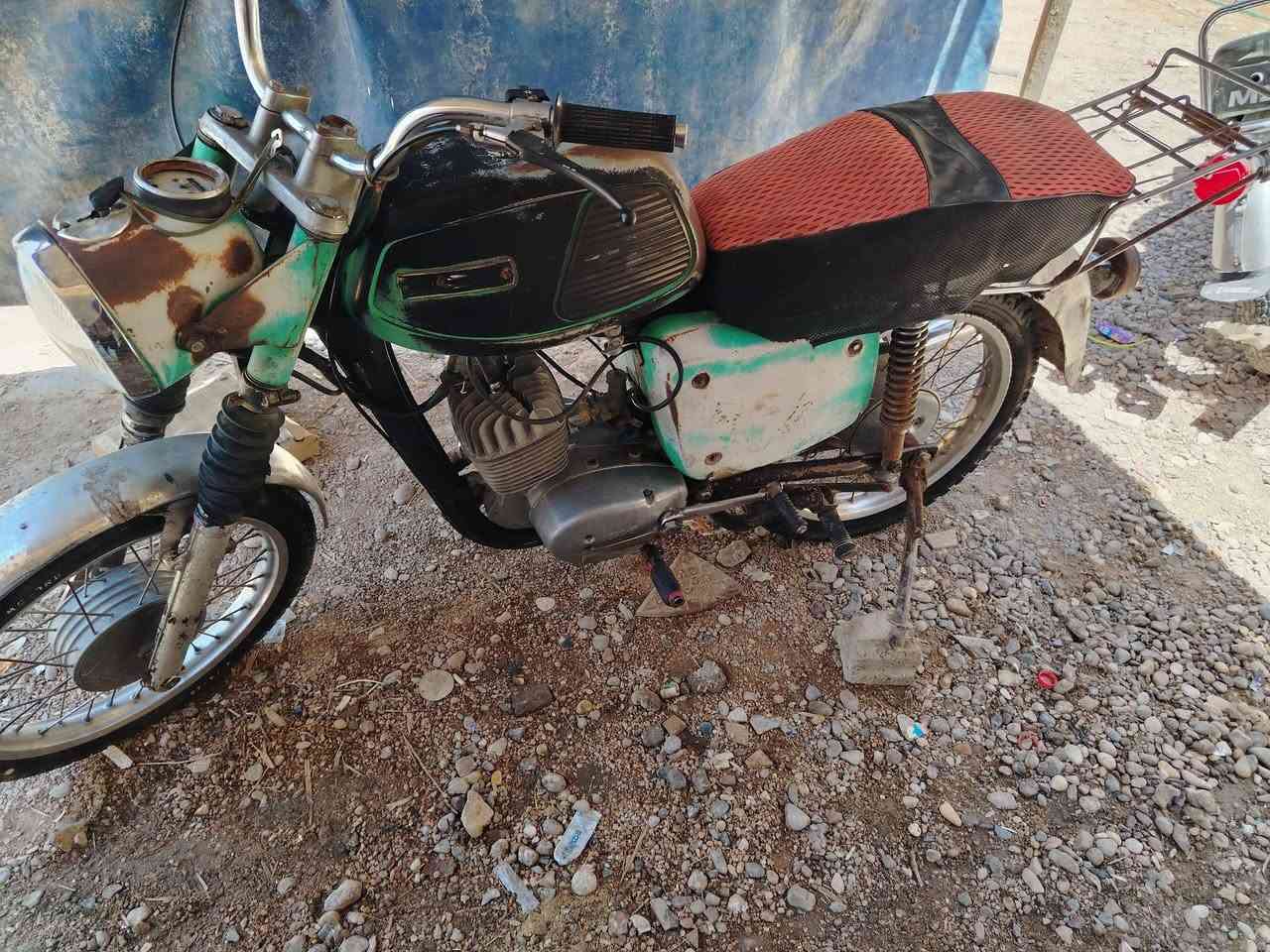 من رخصت المدير  ١٥٠ للبيع، دوبه بلاديه للبيع مكان الأنبار هيت اتصل على ***********

