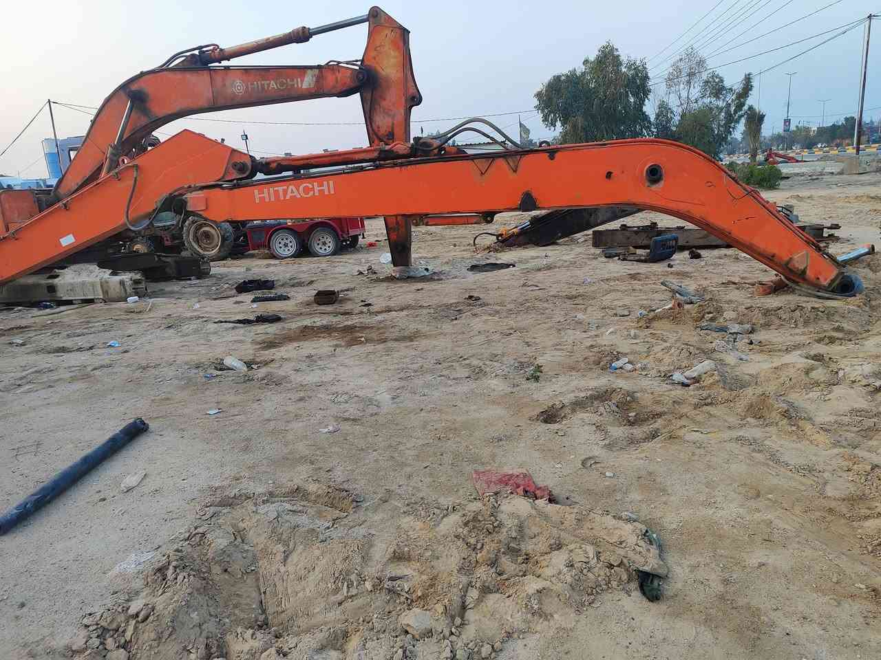 اللهم صل على محمد وال محمد للبيع جب طويل حفاره هيتاشي ياباني اصلي ١٤ متر يرهم على كل الحفارات من حجم ١٨٠ إلى حجم ٢٤٠ فايف زت عادي  زت ثري بي فايف جي فايف حياهم الله الطيبين العنوان كربلاء المقدسه شارع كربلاء نجف عمود ٩٧٣ رقم تلفون ***********
