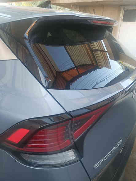 سبورتج فئه ex فول مواصفات عدا البانوراما 
وارد امريكي موديل ٢٣ رقم أربيل سنويه باسمي يعني تحويل مضمون ومباشر
اللون سمائي سموك مميز 
ماشيه فقط ٢٨ الف كيلو 
حادثها جاملغ الساىق وشوية من البدنه 
علمأ تصليحها ممتاز على أيدي مال جناي .
المواصفات.. 
بصمة وبصمة ابواب 
تشغيل عن بعد 
شاشه متصلة 
تبريد لمس مناخين قطعتين 
كشنات جلد كهرباء 
تدفئه بالكشنات مع تدفئه ستيرن
هاندبريك بصمه
فول حساسات ولادارات 
منافذ شحن أمامي خلفي 
ثلاث أنظمة قياده
اوتو هولد 
اوتو ستوب
تحديد مسار 
مانع انحدار
لايت زنون 
وبعد هواي مواصفات 
السيارة مفروشه ارضيه جلد 
وباتري جديد 
رايدها ١٩٥
مكاني الدوره
***********
